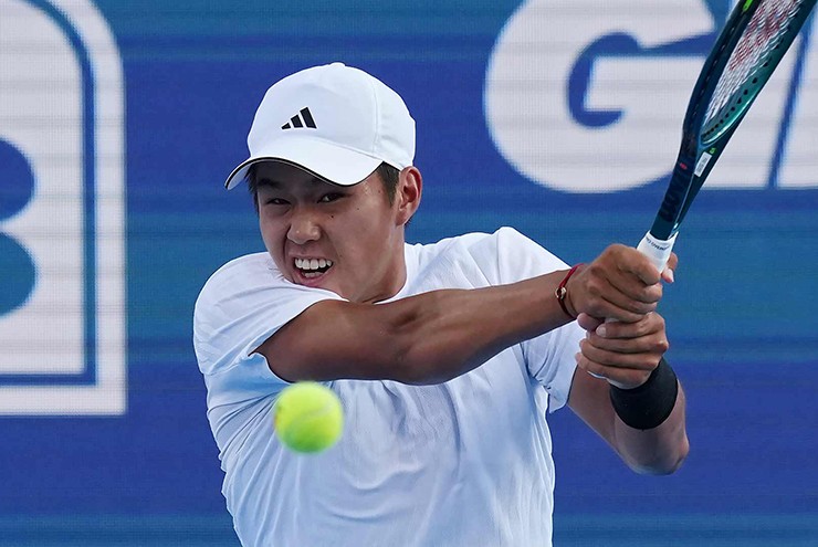 Tien tạo dấu mốc lịch sử cho quần vợt Mỹ