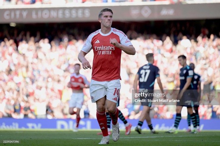 Gyokeres lập công giúp Arsenal đại thắng