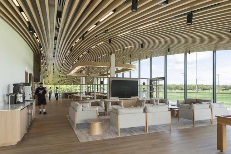 MU đại tu Carrington ngốn 1763 tỷ đồng, tỷ phú Ratcliffe "nghe lời" Ronaldo - 4