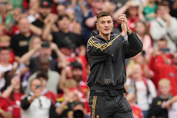 Benjamin Sesko chính thức gia nhập MU, ra mắt Old Trafford tối nay