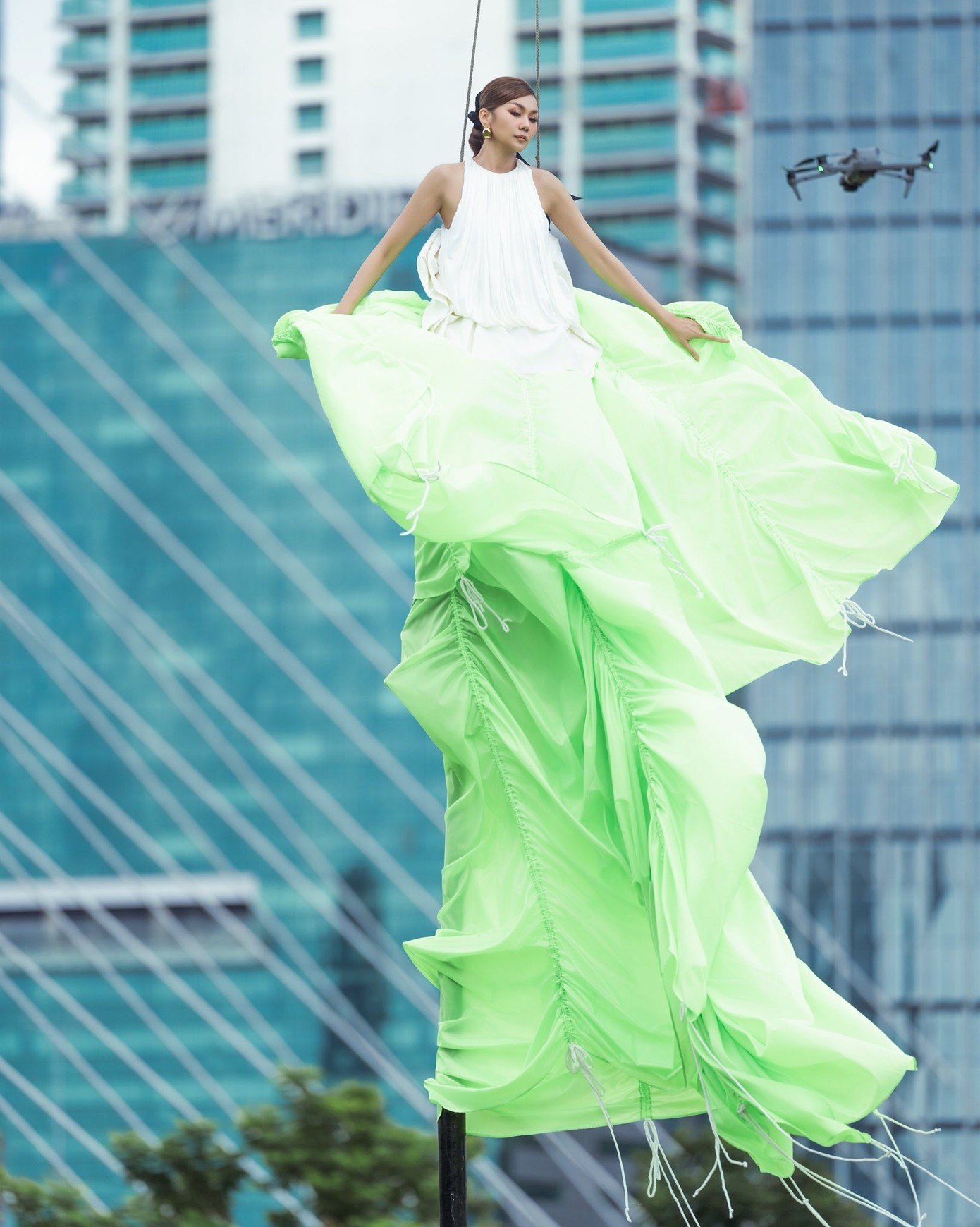 Vietnam&#39;s Next Top Model nhận sai vụ Thanh Hằng, Nam Trung bị chê - 2