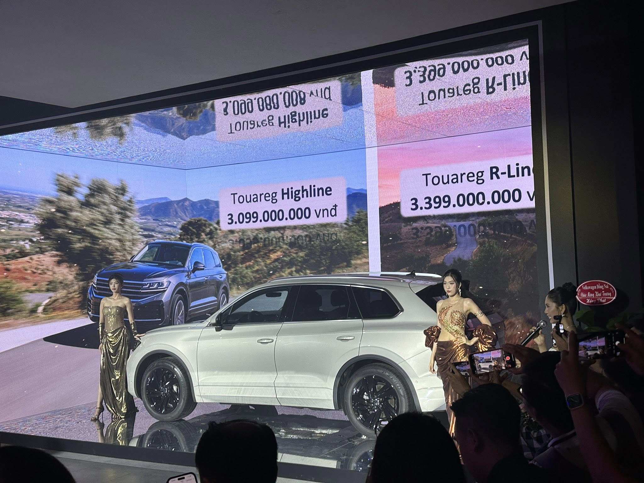 Volkswagen Touareg bản nâng cấp ra mắt thị trường Việt, giá hơn 3 tỷ đồng - 10