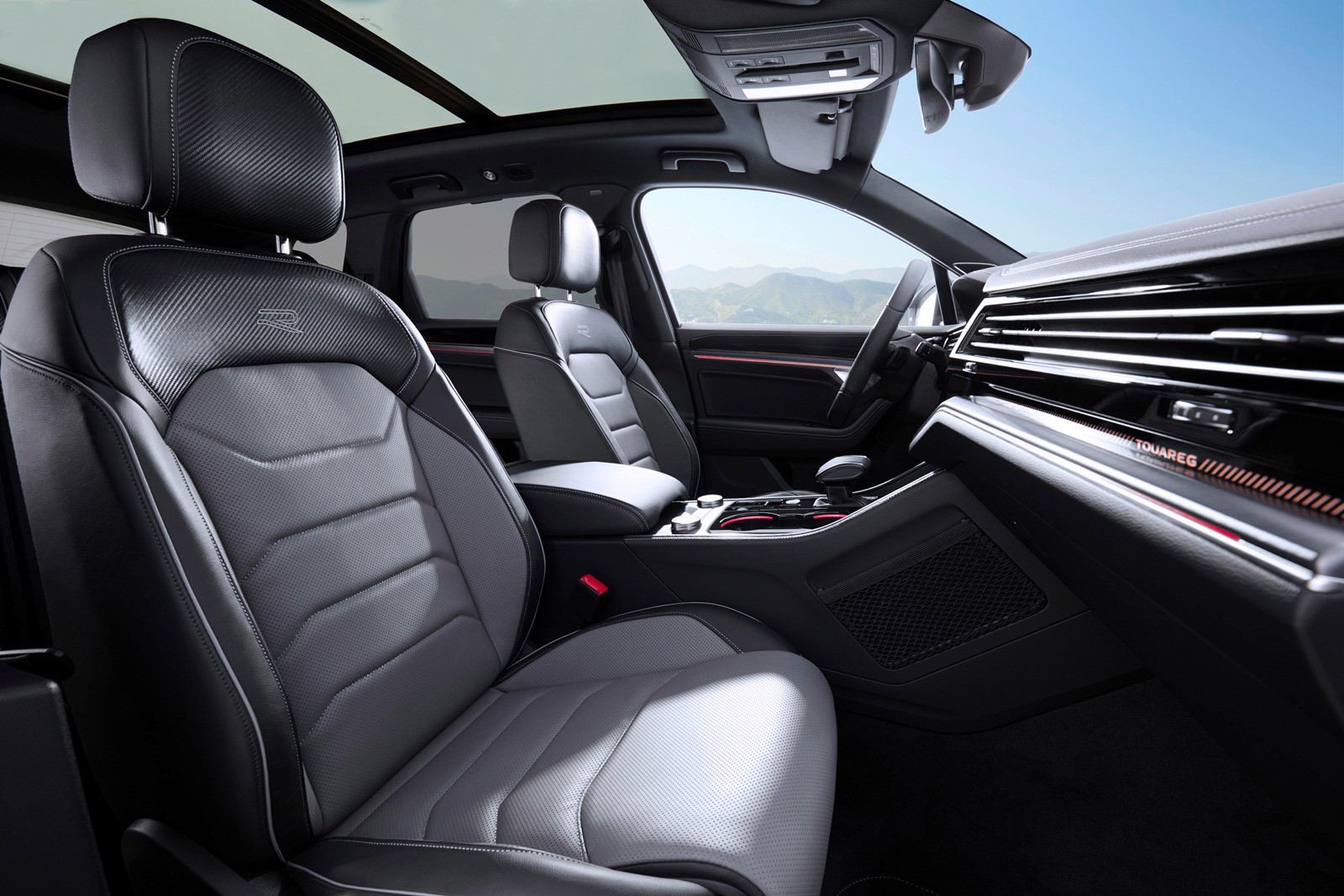 Volkswagen Touareg bản nâng cấp ra mắt thị trường Việt, giá hơn 3 tỷ đồng - 9
