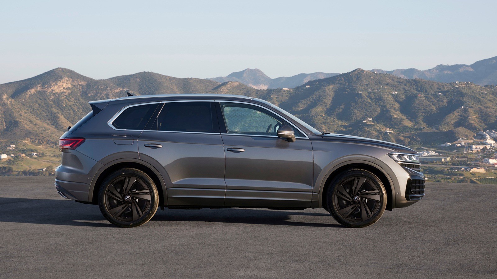 Volkswagen Touareg bản nâng cấp ra mắt thị trường Việt, giá hơn 3 tỷ đồng - 4