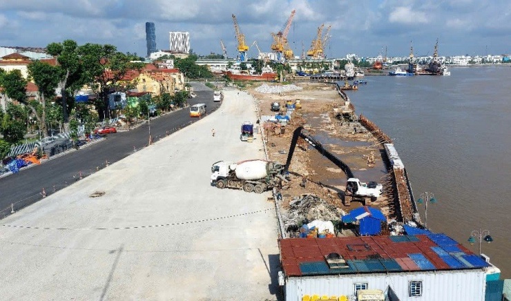 Hiện trạng Dự án chỉnh trang sông Tam Bạc giai đoạn 2 thi công dang dở.