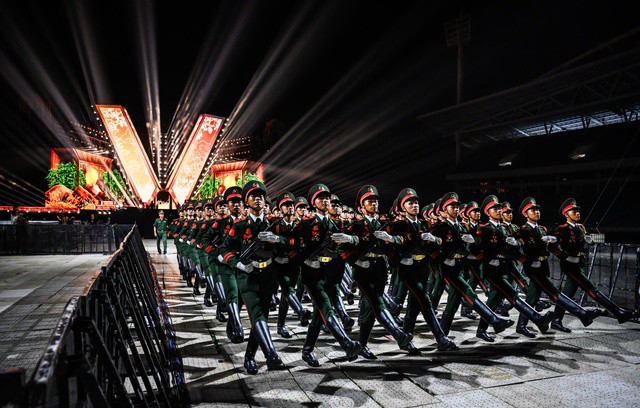 Dự kiến, khán giả sẽ có cơ hội quan sát rất gần các quân nhân khi họ di chuyển trên sân.