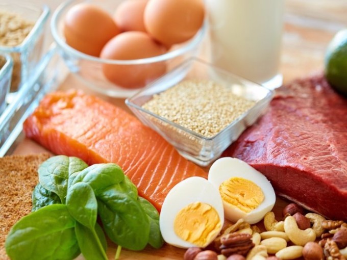 Protein là một trong những chất dinh dưỡng rất quan trọng trong việc duy trì và xây dựng cơ bắp.