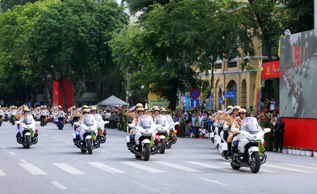 Đội hình xe mô tô phục vụ cho việc dẫn đoàn có tính cơ động cao, phù hợp với giao thông đô thị.