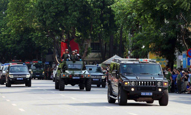 Khối xe bọc thép chống đạn với hỏa lực mạnh phục vụ việc đấu tranh với các đối tượng khủng bố sử dụng vũ khí nóng.