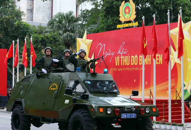 VIDEO: Cận cảnh dàn xe đặc chủng hiện đại của Công an Hà Nội - 10