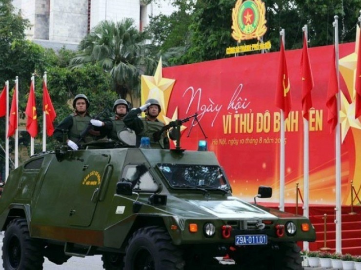 VIDEO: Cận cảnh dàn xe đặc chủng hiện đại của Công an Hà Nội