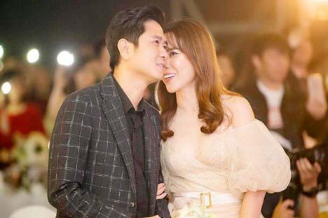 Màn tương tác của Hồ Hoài Anh và Lưu Hương Giang khiến dân mạng không khỏi bàn tán.
