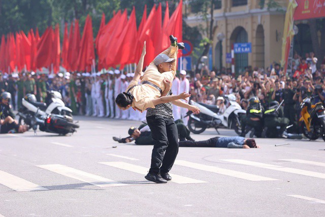 Nữ 