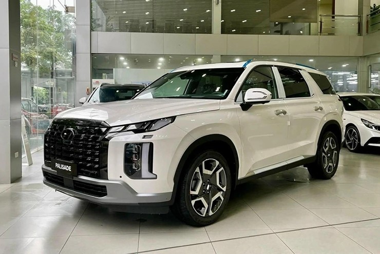 Hyundai Palisade có giá giảm đến 159 triệu đồng.
