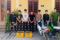 Bắt nhóm quái xế “trẻ trâu” ném vỏ chai bia vào nhà dân