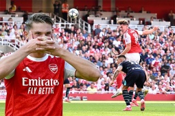 "Bom tấn" 64 triệu bảng Gyokeres ghi bàn đầu tiên cho Arsenal