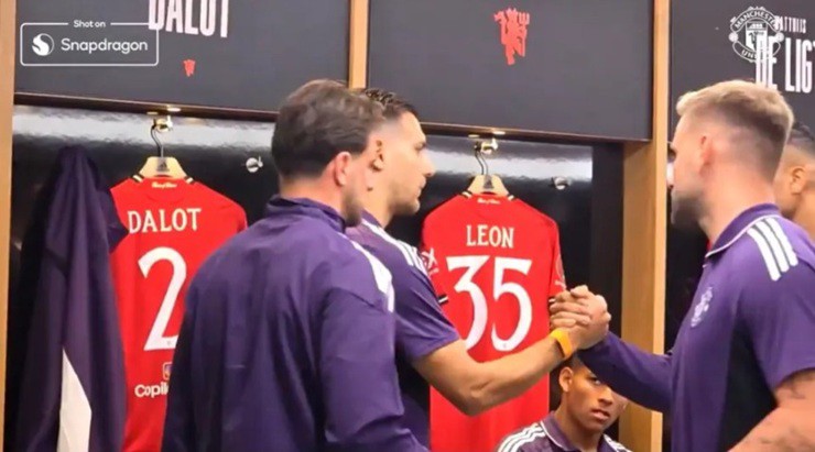 MU có thể đã vô tình để lộ sự thay đổi số áo trong đội hình