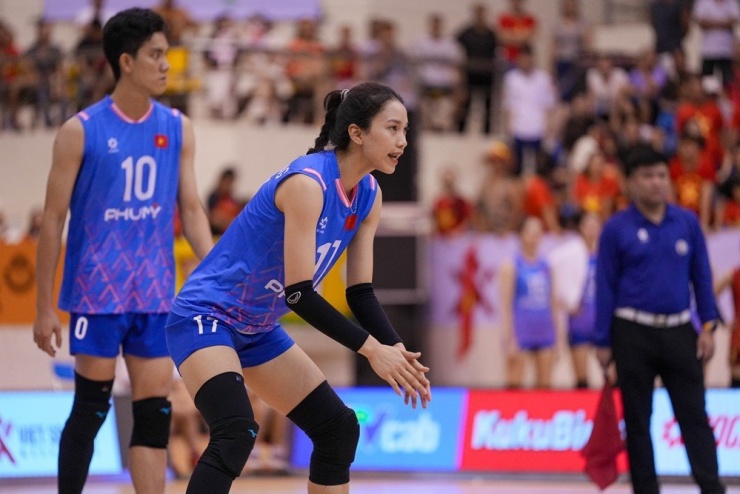 Nguyễn Thị Phương chơi nỗ lực trước
Thái Lan