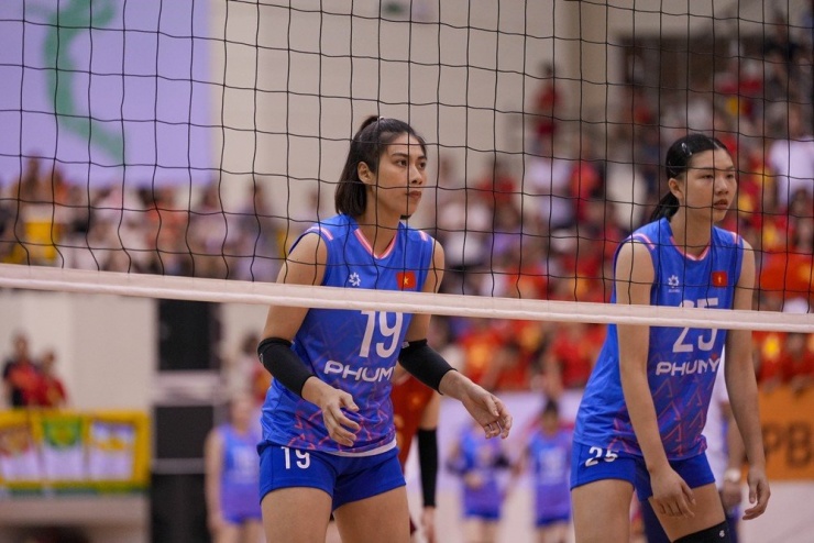 Lâm Oanh và Bích Thủy bùng nổ trong 3
set sau