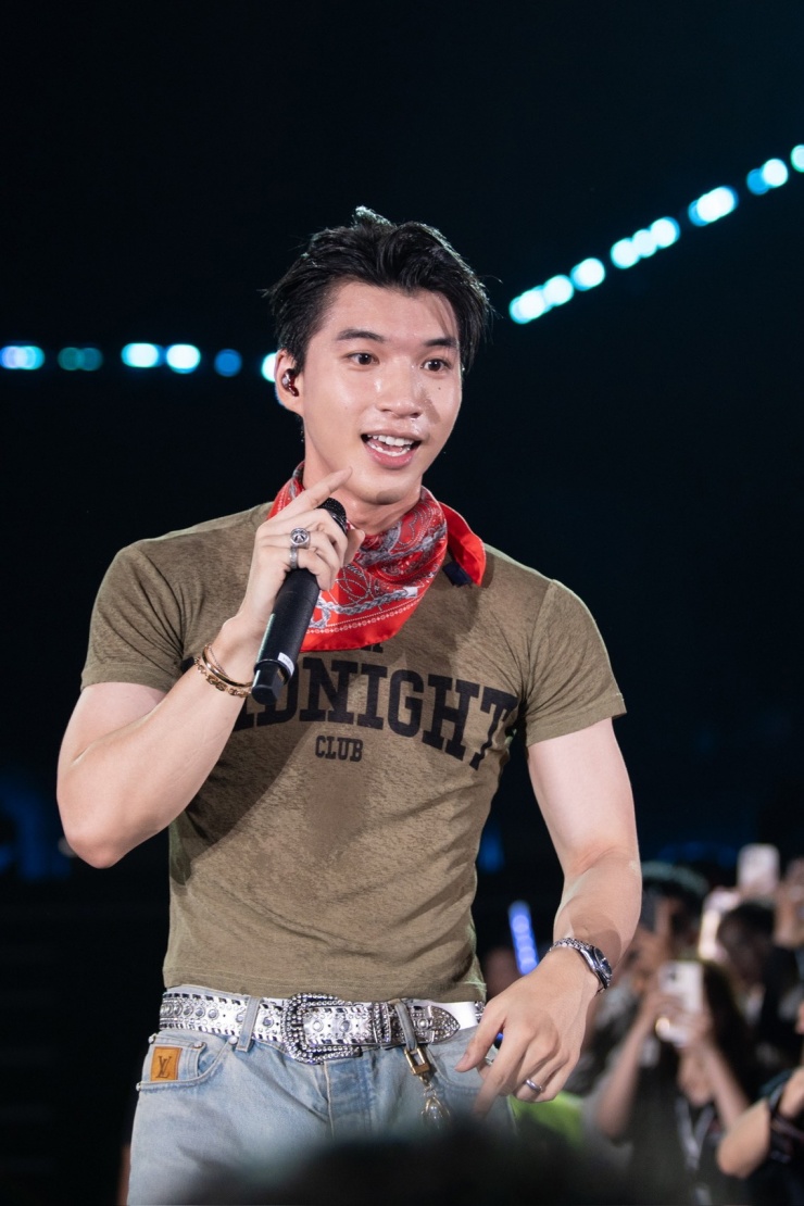 Trúc Nhân, Hiếu Thứ Hai khuấy động sân khấu 'Thanh xuân rực rỡ' - 4