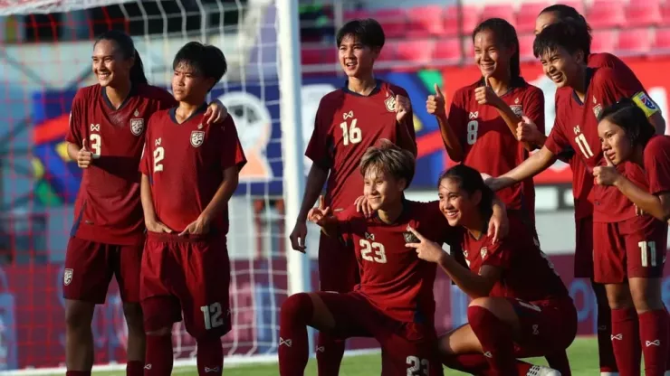 Tuyển nữ Thái Lan có lợi thế hơn ở trận "chung kết sớm" khi chỉ cần hòa chủ nhà Việt Nam là giành ngôi nhất bảng A. Ảnh: CCT.