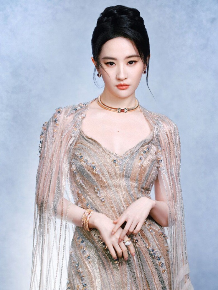 Ở tuổi 37, Lưu Diệc Phi vẫn giữ được vẻ đẹp “thần tiên tỉ tỉ” nhờ lối sống lành mạnh, ăn uống khoa học và tinh thần thư thái.