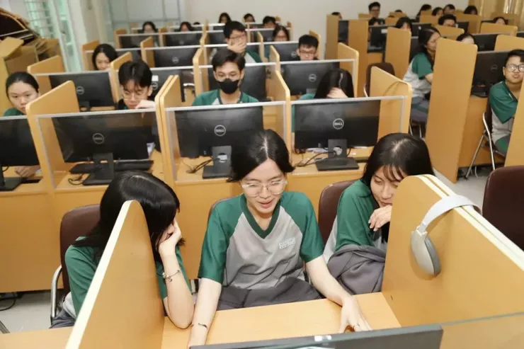 Nhiều trường học tại TP.HCM đã thực hiện dạy học 2 buổi/ngày từ nhiều năm trước. Tuy nhiên, trước đó TP có cho phép các trường thu phí buổi 2 để thực hiện. Ảnh: HA