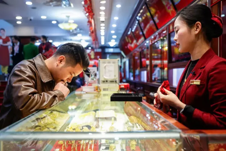 Giá vàng miếng SJC đã liên tục tăng trong thời gian qua, chuyên gia khuyến cáo nhà đầu tư thận trọng. Ảnh: NGỌC DIỆP