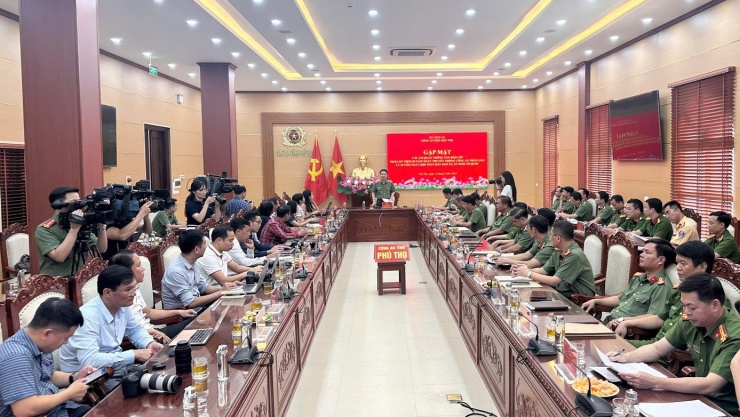 Toàn cảnh buổi gặp mặt báo chí.