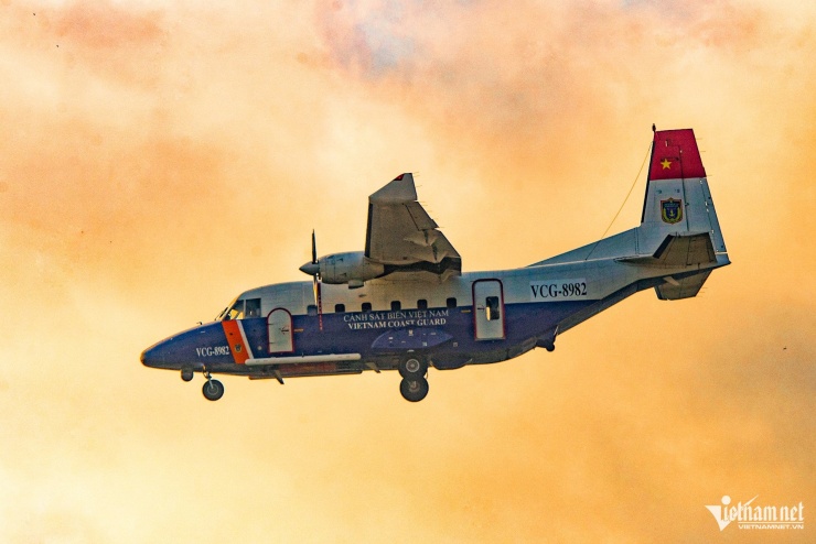 Phi đội máy bay vận tải Casa lượn quanh bầu trời Hà Nội - 11