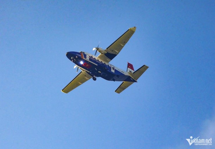Phi đội máy bay vận tải Casa lượn quanh bầu trời Hà Nội - 12