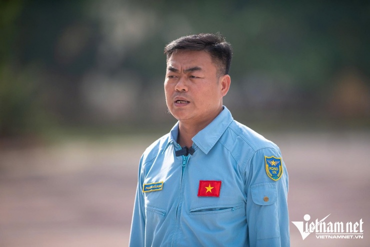 Phi đội máy bay vận tải Casa lượn quanh bầu trời Hà Nội - 25