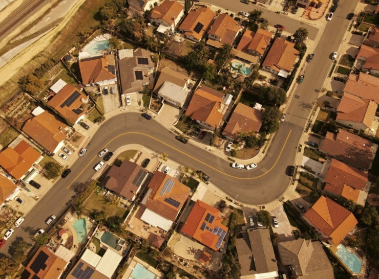 Quy định mới về điện mặt trời áp mái ở California khiến thị trường ngành này chao đảo. Ảnh: California