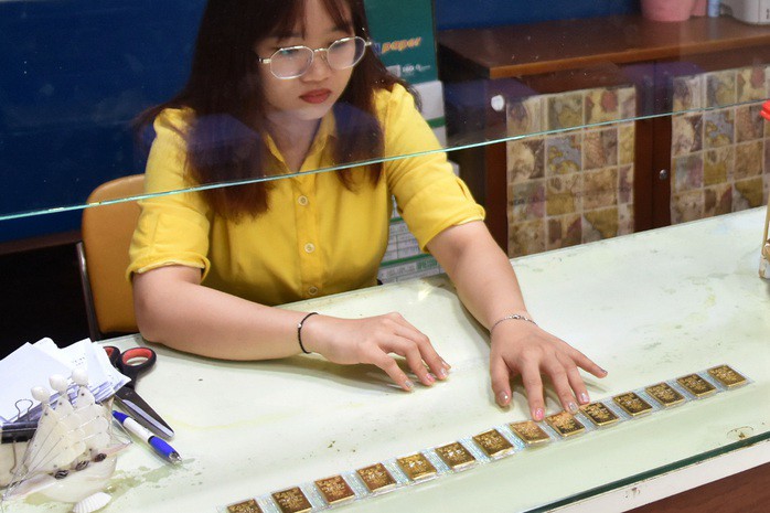 Giá vàng miếng SJC giảm trở lại vào sáng nay