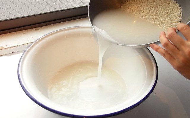 7 cách làm sạch dầu mỡ bám trên bếp chỉ trong 5 phút - 5