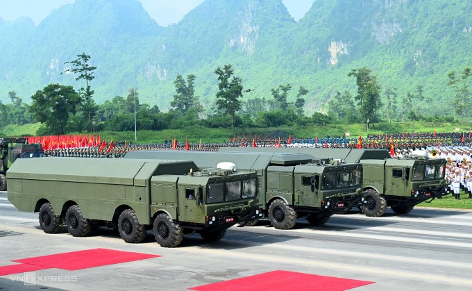 Tên lửa phòng thủ bờ biển thuộc khối Tên lửa bờ của lực lượng Hải quân trong buổi tổng hợp luyện tại Miếu Môn, ngày 17/7/2025. Ảnh: Giang Huy