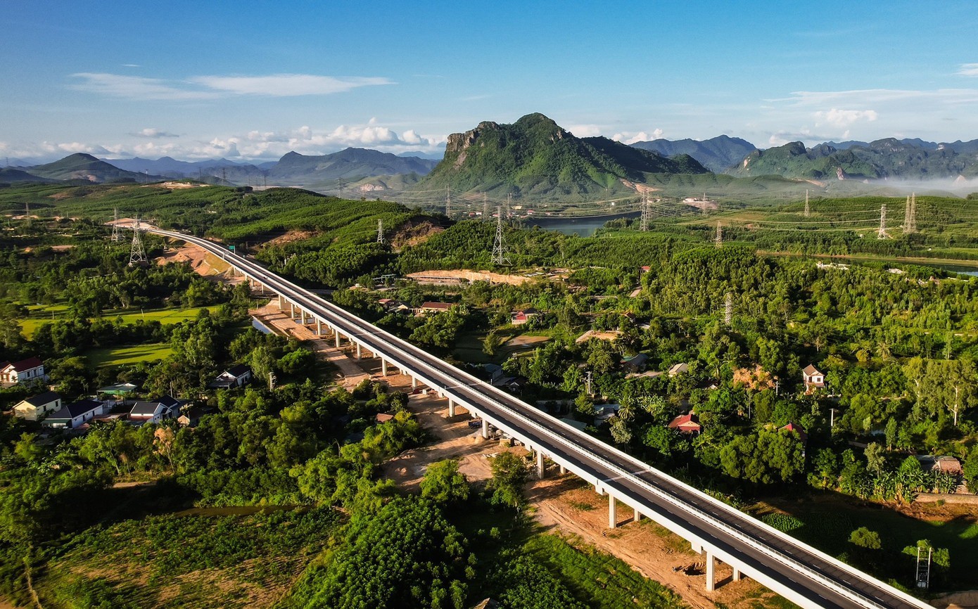 Mê mẩn những cung đường cao tốc Bắc – Nam xuyên rừng, vượt núi, băng sông - 9