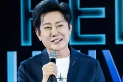 Ông Nawat bị tố đạo nhái