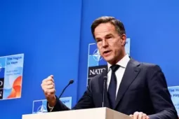 NATO cam kết cung cấp vũ khí cho Ukraine trước thềm thượng đỉnh Nga - Mỹ