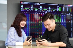 Kinh doanh - Kinh tế 24h: Cổ phiếu bất động sản dậy sóng, VN-Index vượt 1.600 điểm