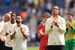 Liverpool thua Siêu cúp Anh không đáng ngại, lo lắng đổ dồn về Salah - Van Dijk