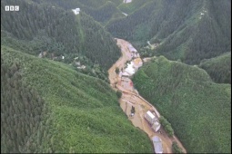 Thế giới - Hình ảnh kinh hoàng về trận lũ quét 'chết người' ở Trung Quốc