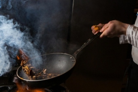 Từ bếp ăn đến bàn nhậu: 4 'thủ phạm' dễ gây ung thư