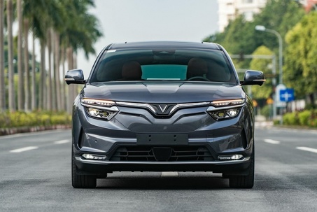 Giá xe điện VinFast VF 8 lăn bánh tháng 8/2025