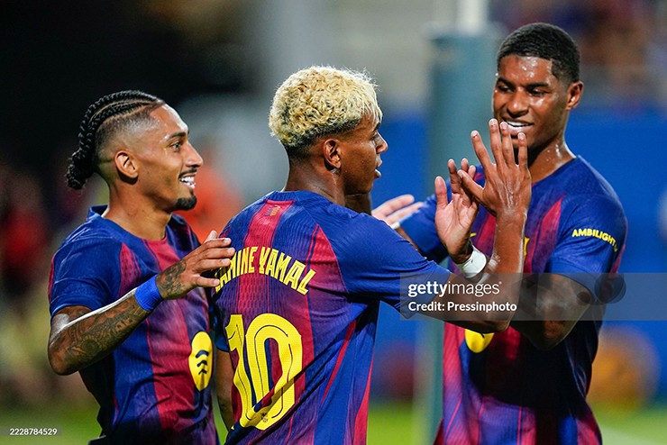 HLV Hansi Flick sẽ phải tìm ra cách khắc phục điểm yếu của Rashford.