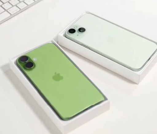 Ảnh concept màu xanh lá cây mới của iPhone 17.