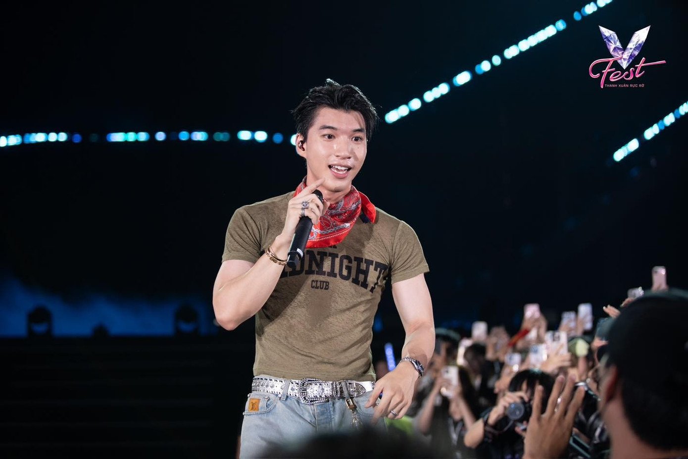 Trong 2 ngày, Hà Nội đón 100.000 khán giả concert - 4