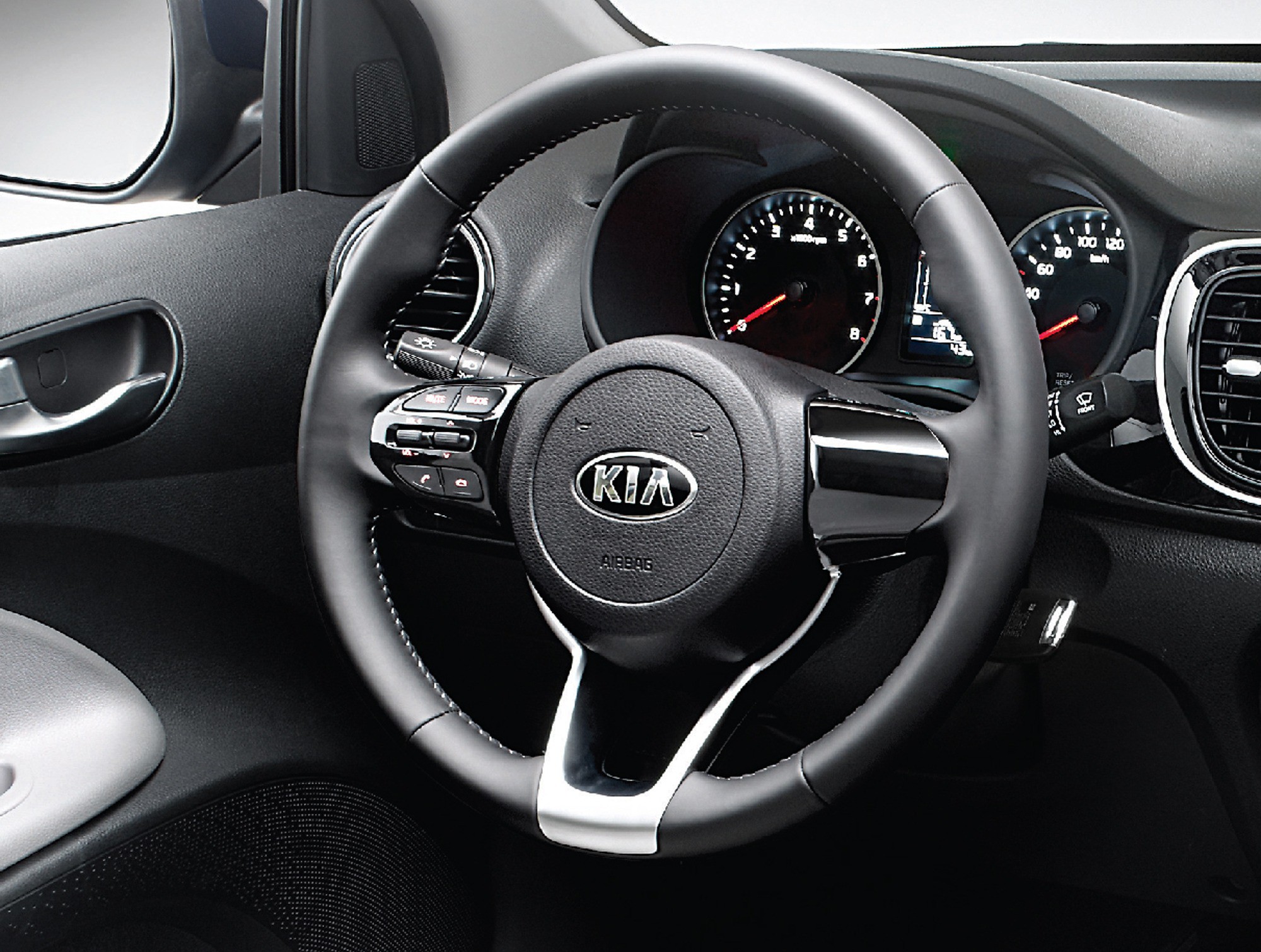 Kia Soluto xe sedan phân khúc B có đáng để sở hữu? - 9