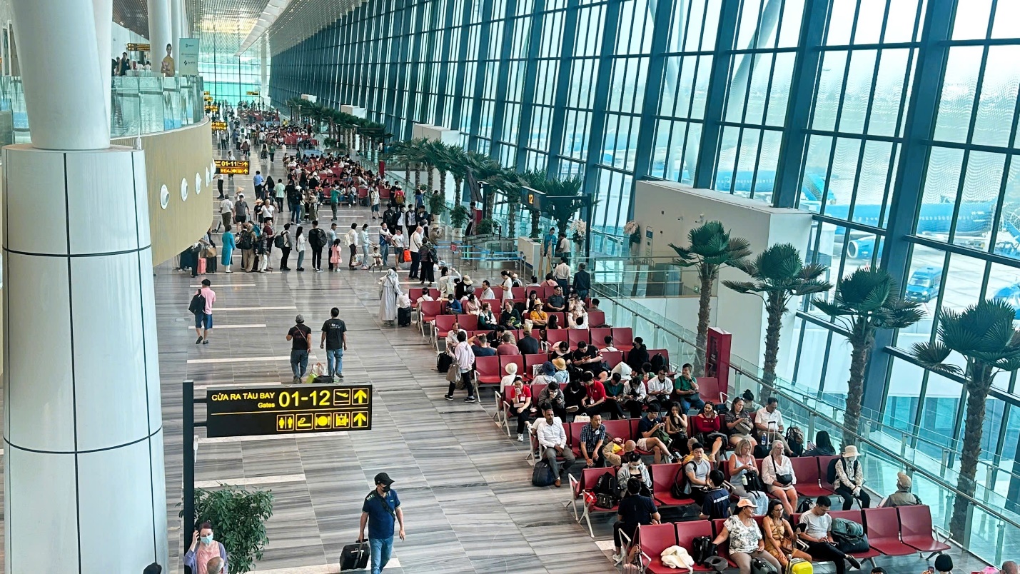 Nhà ga hành khách T3 Cảng HKQT Tân Sơn Nhất góp phần giải tỏa đáng kể áp lực lên nhà ga hiện hữu, đồng thời nâng cao năng lực và chất lượng dịch vụ hàng không tại một trong những cảng hàng không sôi động nhất cả nước