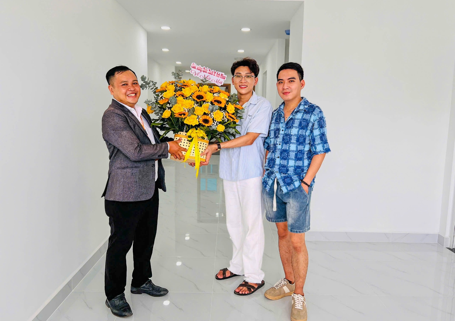 Khách hàng nhận nhà tại Block B - Conic Boulevard - Ảnh: Conic